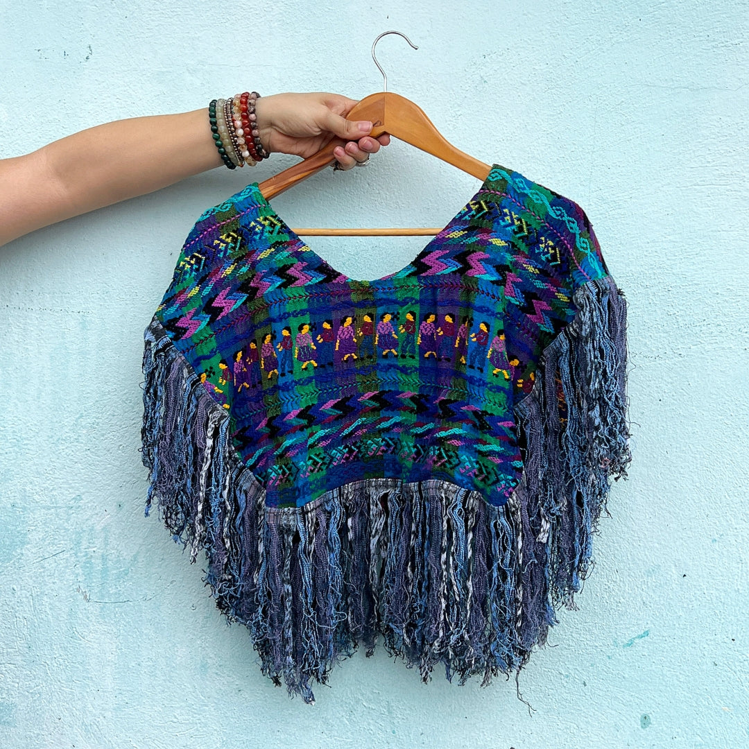 Embroidered Cape: Gente con Blue
