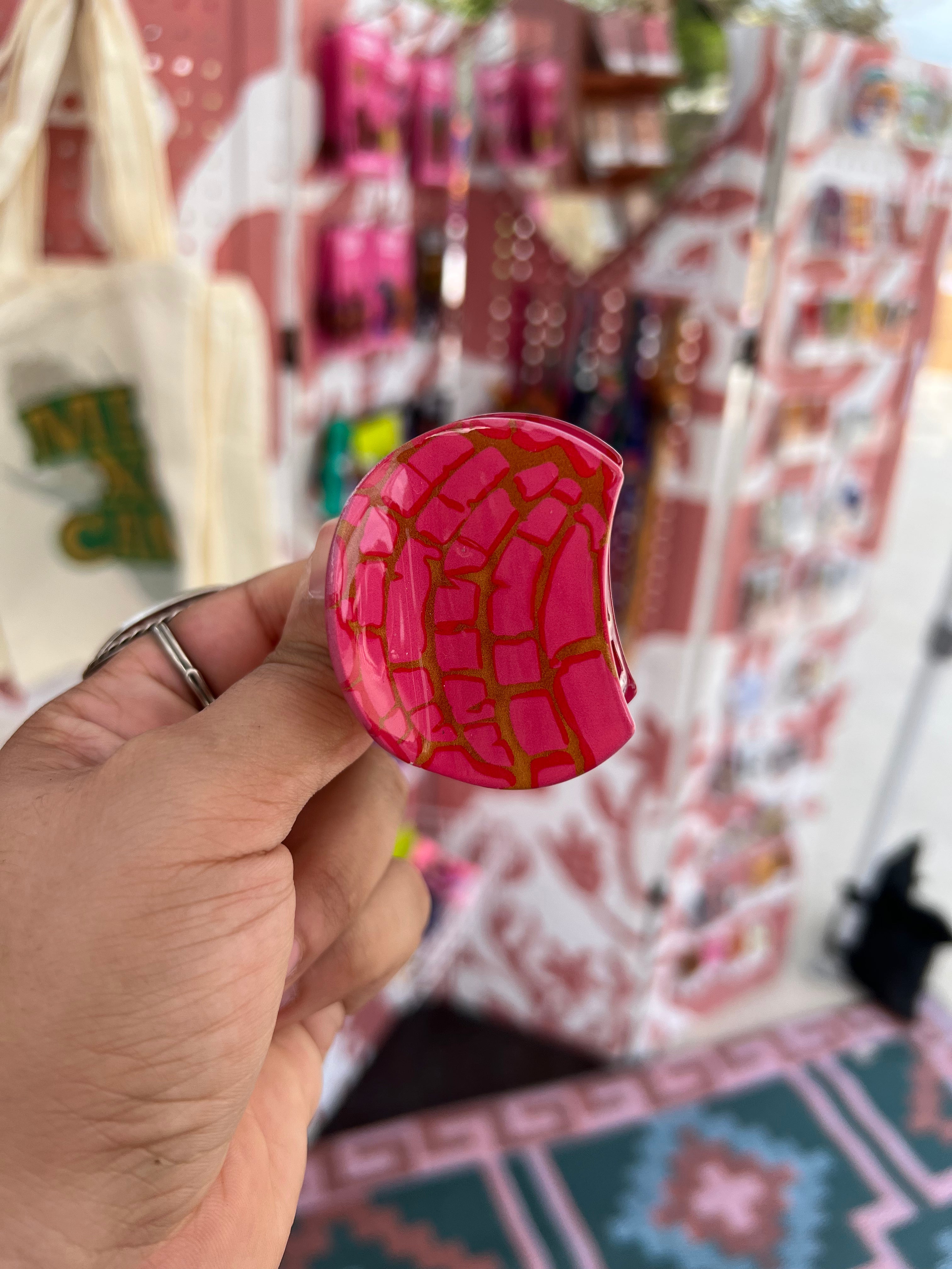 Mini Concha Claw Clip