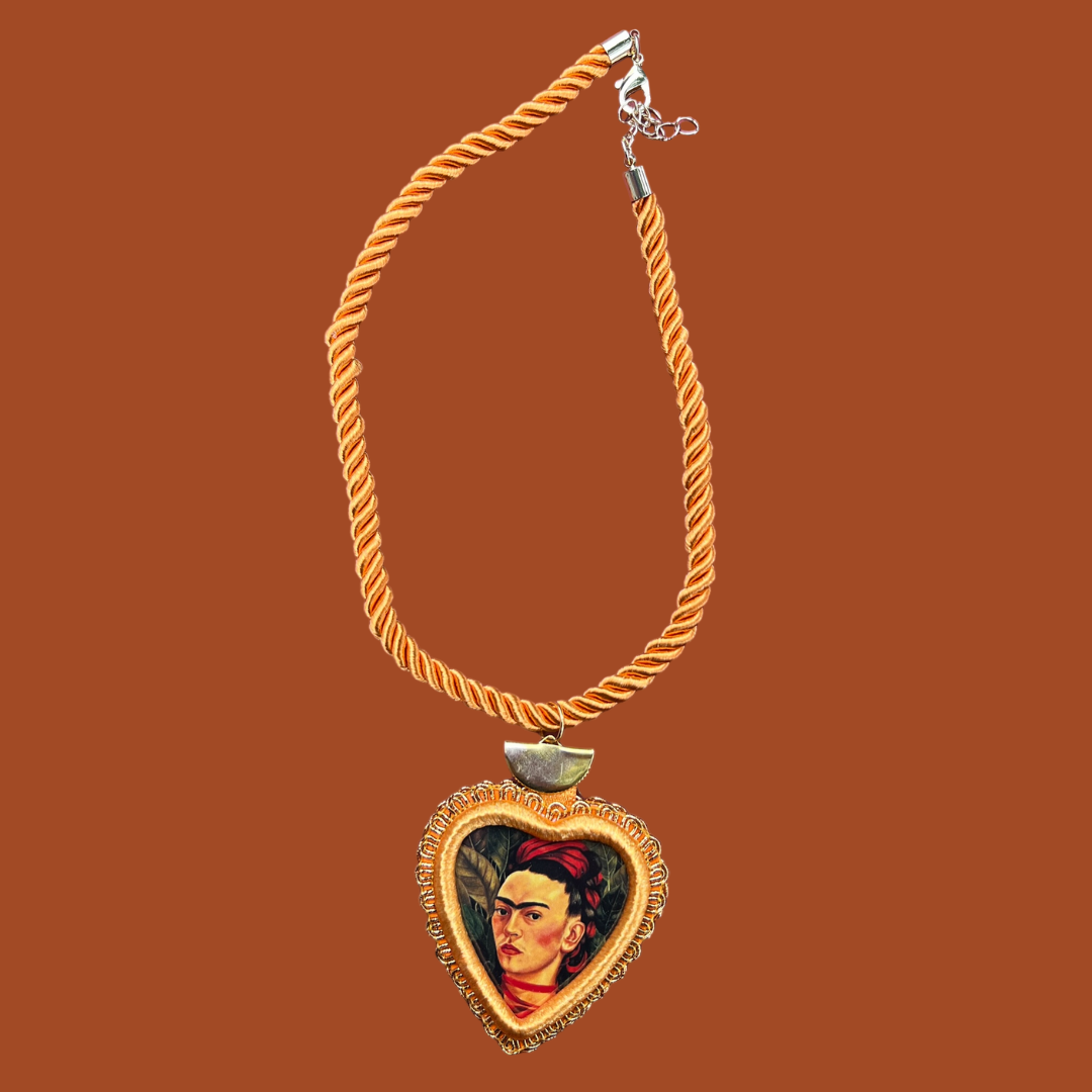 Corazón Icon Necklace: Frida Style M