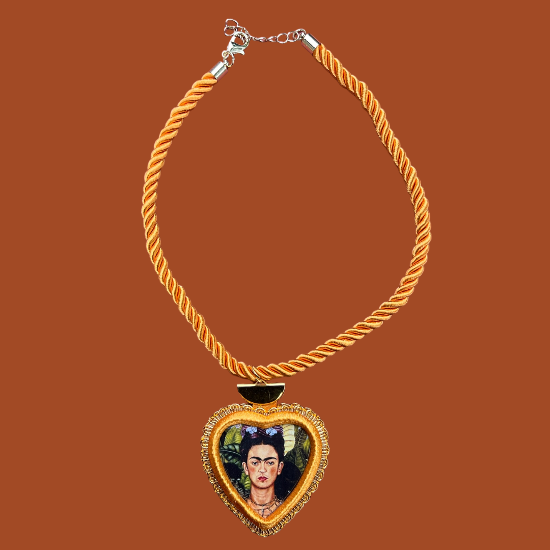 Corazón Icon Necklace: Frida Style T1