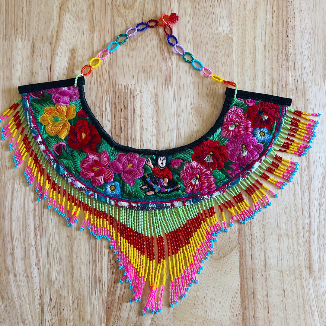 Muñeca Collar Necklace