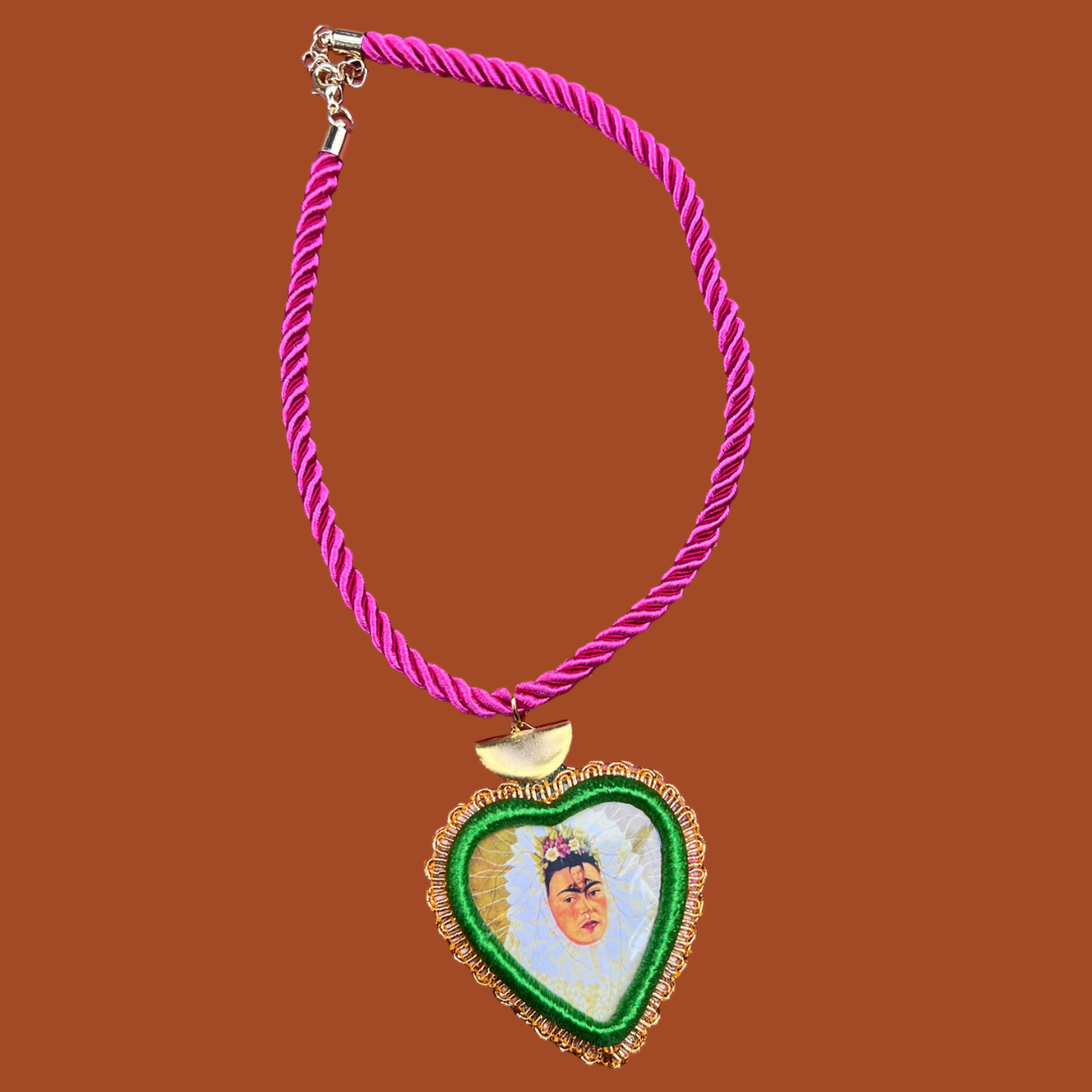 Corazón Icon Necklace: Frida Style J