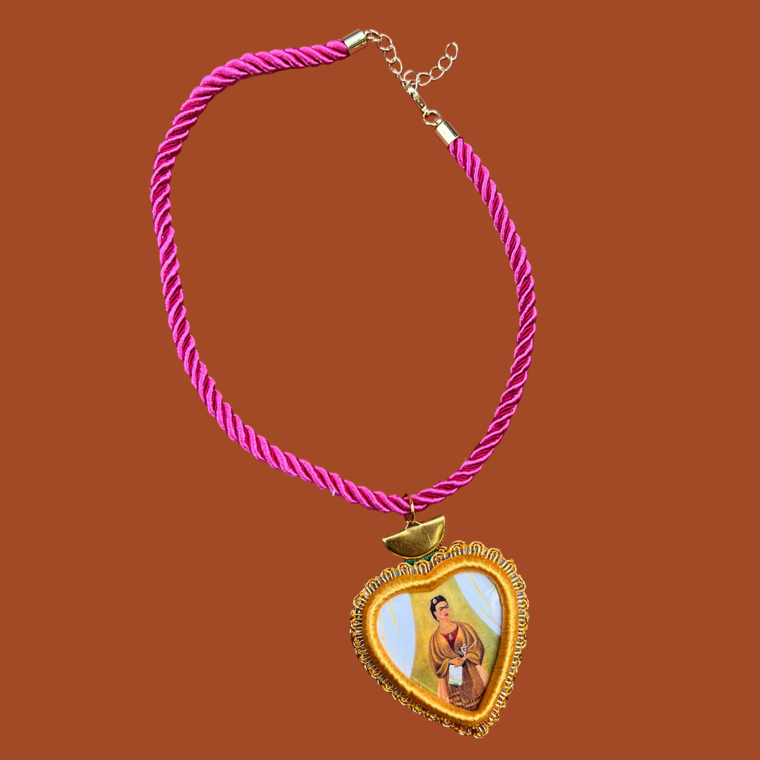 Corazón Icon Necklace: Frida Style J