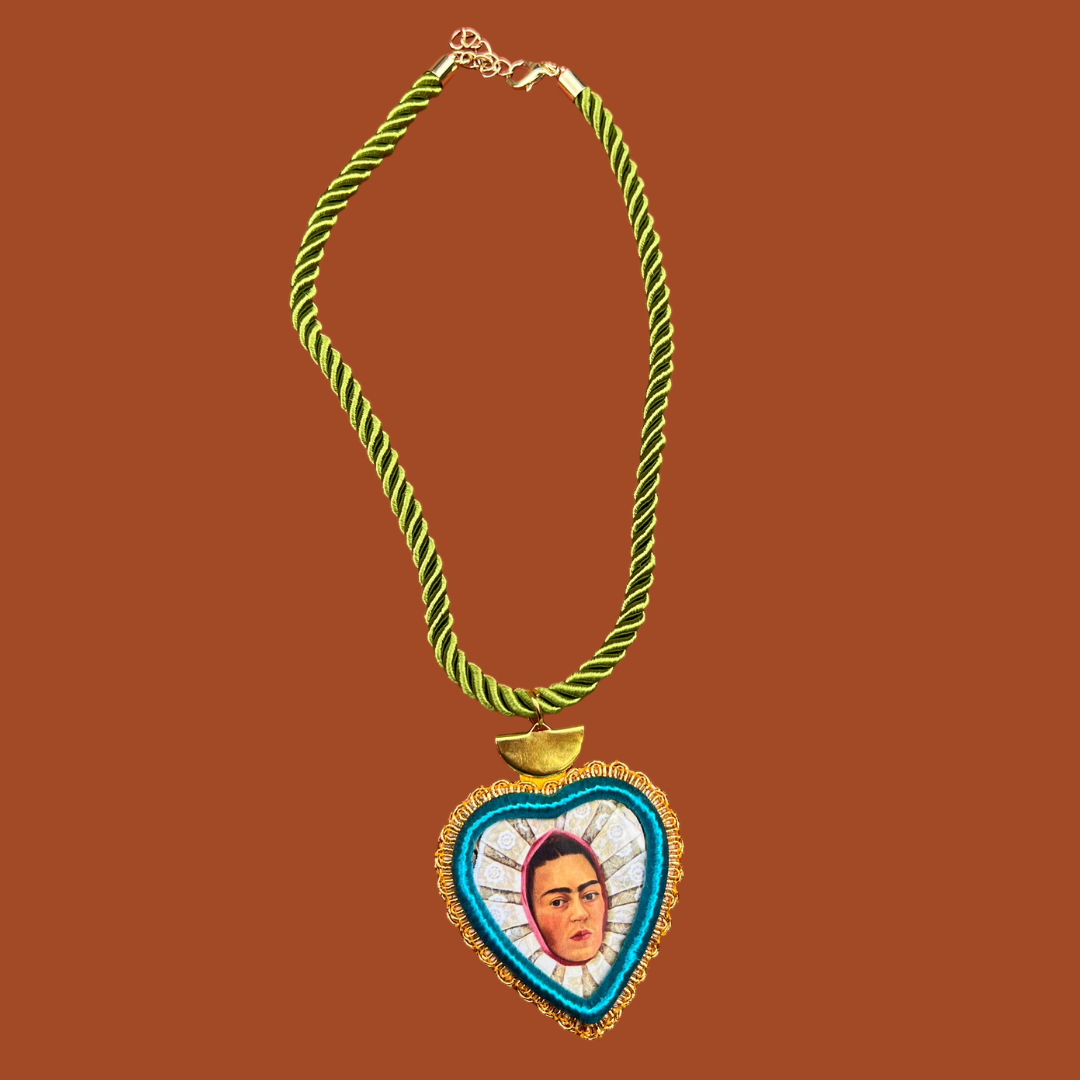 Corazón Icon Necklace: Frida Style F