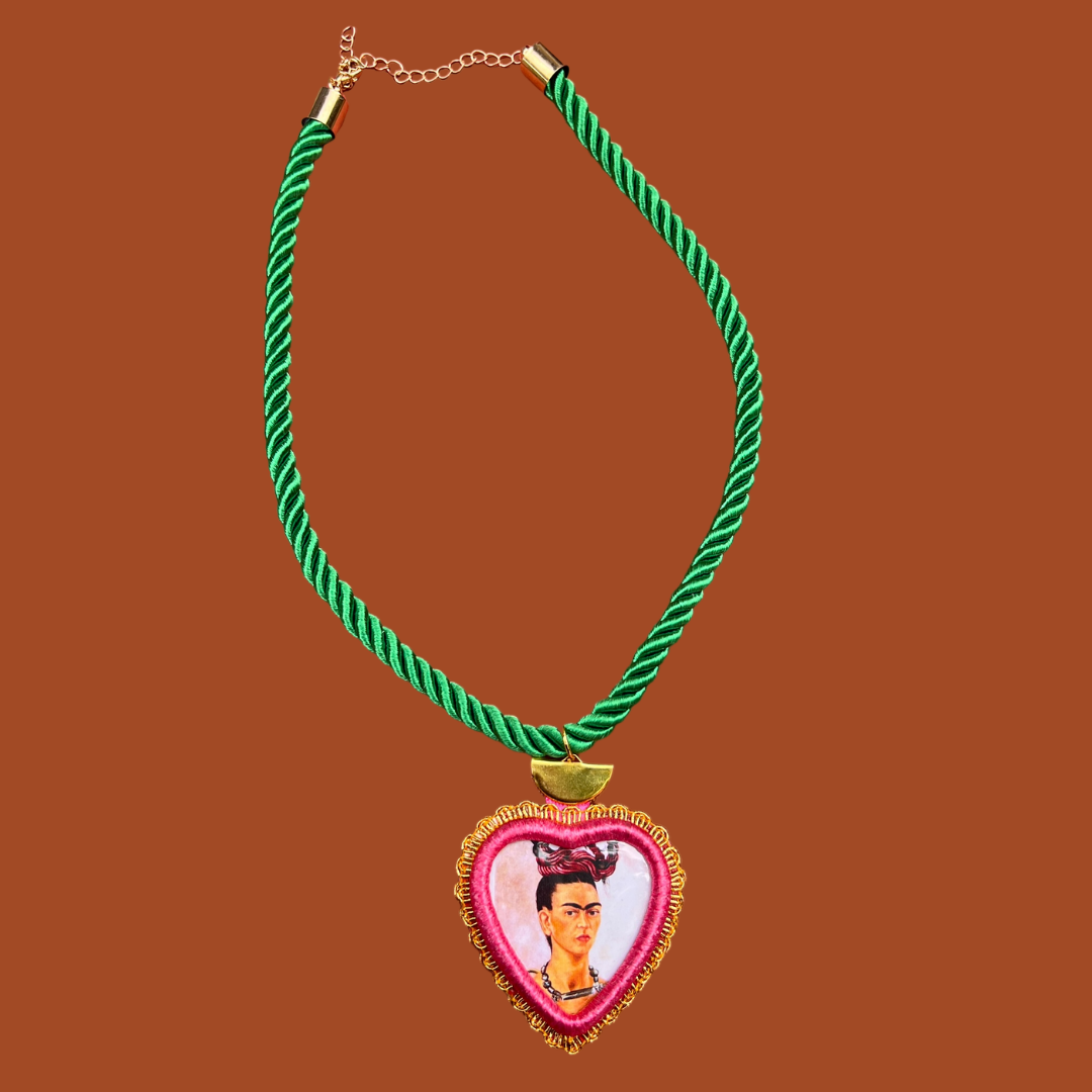 Corazón Icon Necklace: Frida Style I