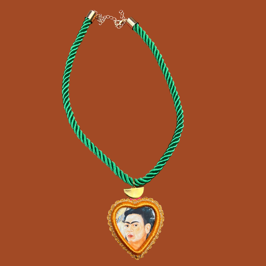 Corazón Icon Necklace: Frida Style I